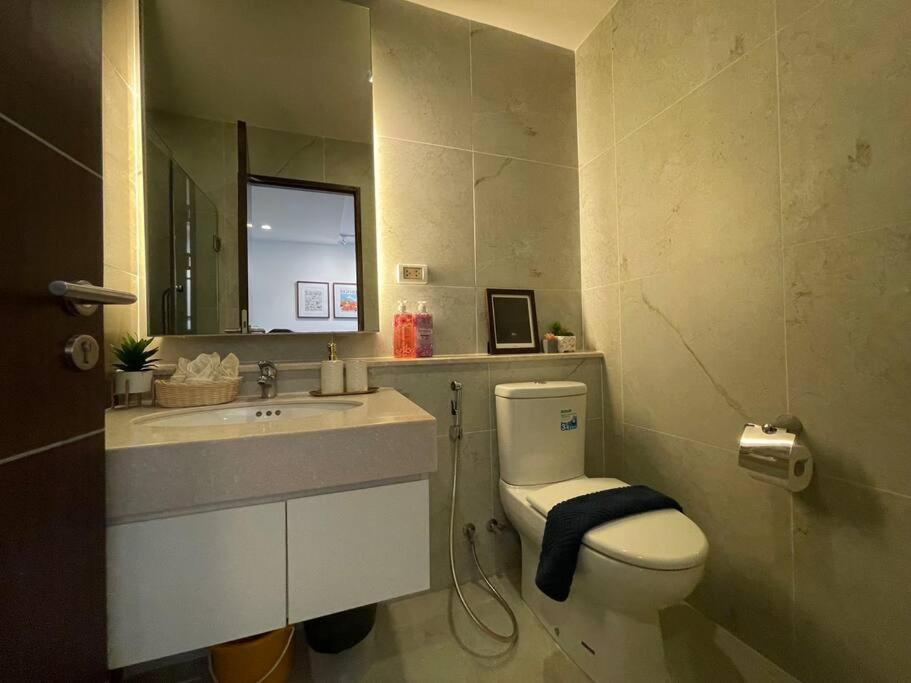 Luxury And Modern Condo In Central Chiang Mai - Astra Condo Exterior photo